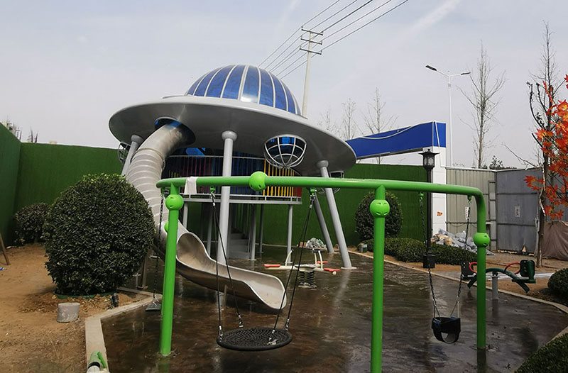 地產(chǎn)游樂區(qū)局部實(shí)拍圖